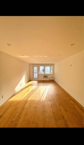 Appartement de 3 chambres à louer à Montreal - Ville-Marie — photo 2