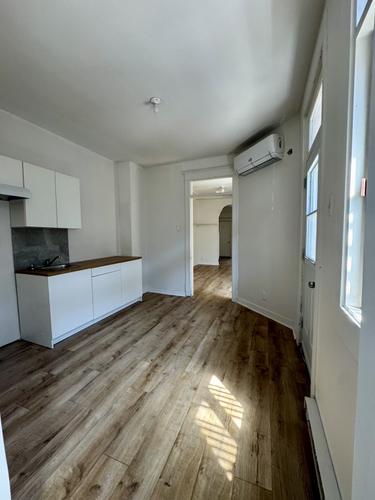 4 bedrooms apartment for rent in Montreal - Ville-Marie — photo 12