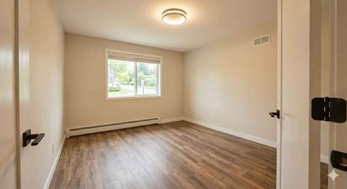 2 bedrooms apartment for rent in Sherbrooke — photo 5