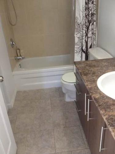 2 bedrooms apartment for rent in Sherbrooke — photo 5