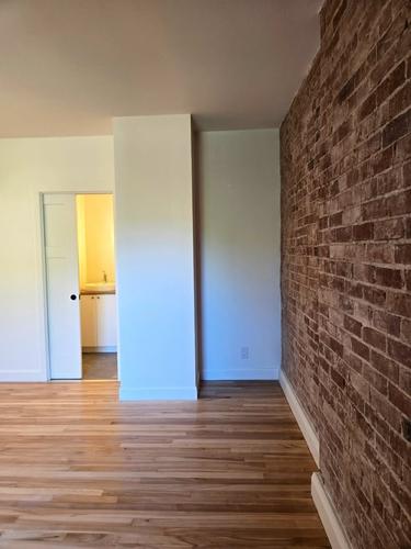2 bedrooms apartment for rent in Sherbrooke — photo 10
