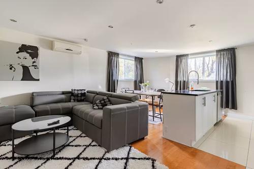 2 bedrooms apartment for rent in Laval — photo 2