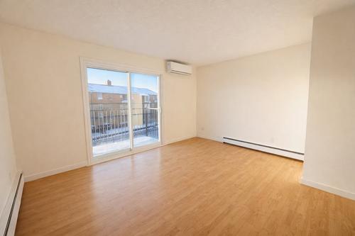 2 bedrooms apartment for rent in Sherbrooke — photo 12