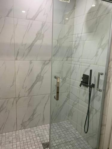 4 bedrooms apartment for rent in Montreal - Le Plateau-Mont-Royal — photo 9