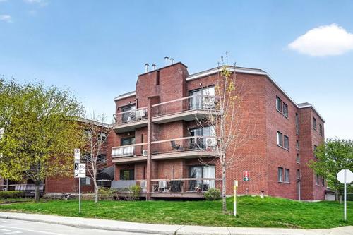 2 bedrooms apartment for rent in Laval — photo 2