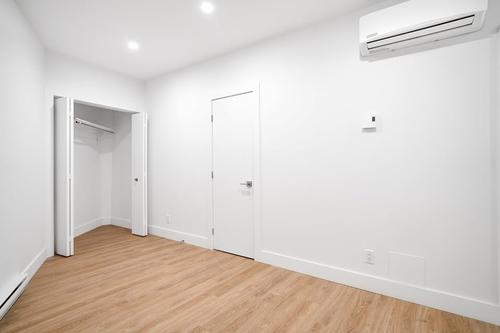 Studio for rent in Montreal - Côte-des-Neiges–Notre-Dame-de-Grâce — photo 13