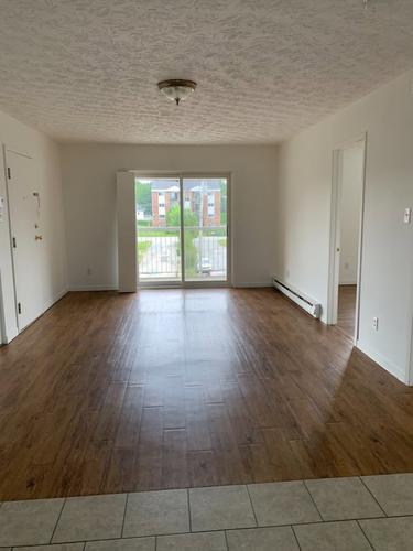 3 bedrooms apartment for rent in Sherbrooke — photo 2
