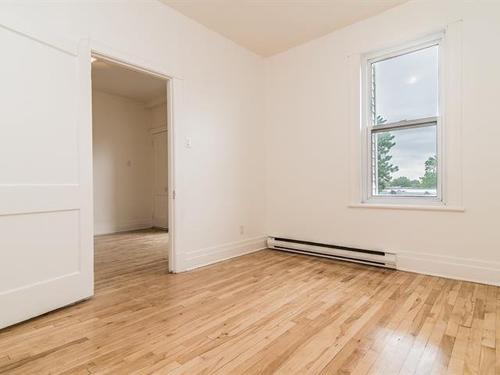 3 bedrooms apartment for rent in Montreal - Verdun — photo 10