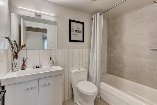 2 bedrooms apartment for rent in Laval — photo 7