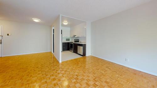 Studio for rent in Montreal - Côte-des-Neiges–Notre-Dame-de-Grâce — photo 3