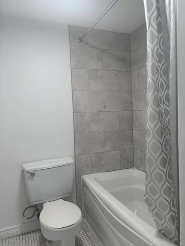 2 bedrooms apartment for rent in Sherbrooke — photo 12