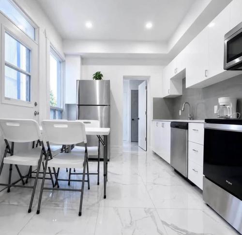 4 bedrooms apartment for rent in Montreal - Le Plateau-Mont-Royal — photo 3