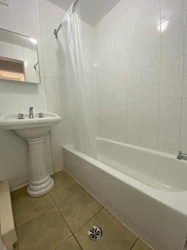 1 bedroom apartment for rent in Montreal - Ville-Marie — photo 4