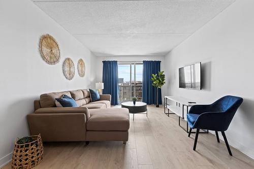 2 bedrooms apartment for rent in Laval — photo 6