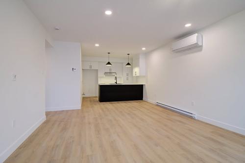 2 bedrooms apartment for rent in Laval — photo 10