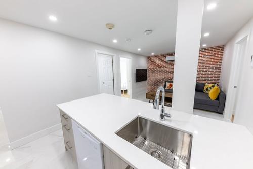 4 bedrooms apartment for rent in Montreal - Le Plateau-Mont-Royal — photo 9