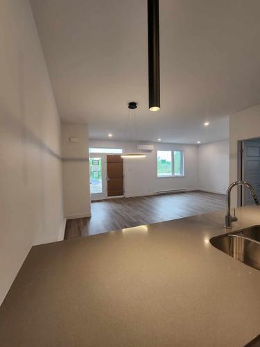 Appartement de 4 chambres à louer à Sherbrooke — photo 8
