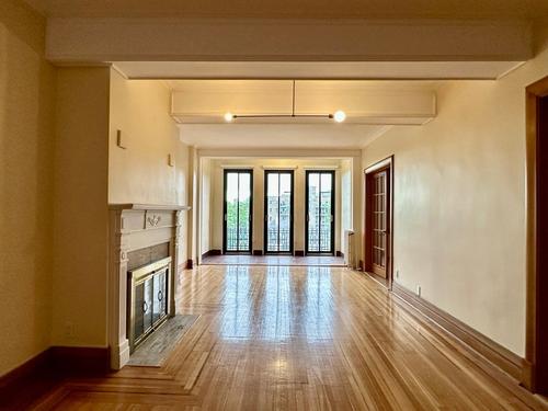 Appartement de 4 chambres à louer à Montréal — photo 3