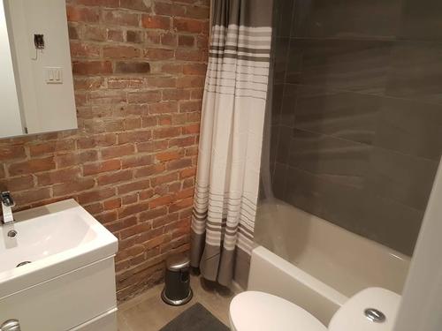 5 bedrooms apartment for rent in Montréal — photo 19