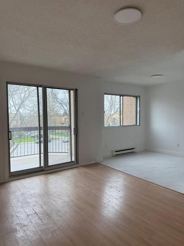 2 bedrooms apartment for rent in Laval — photo 2