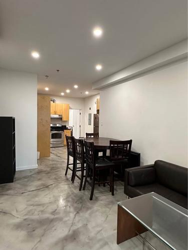4 bedrooms apartment for rent in Montreal - Ville-Marie — photo 4