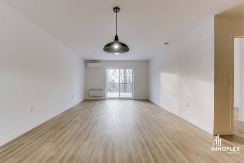 2 bedrooms apartment for rent in Sherbrooke — photo 8