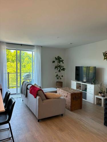 2 bedrooms apartment for rent in Sherbrooke — photo 2