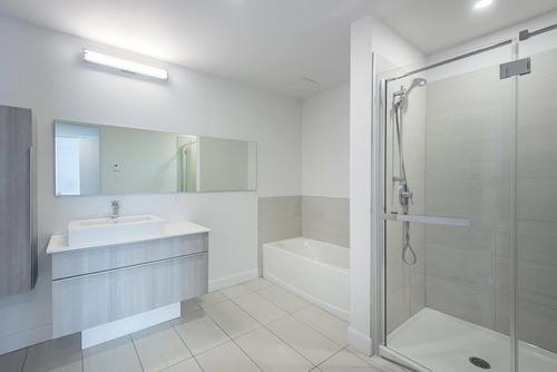 2 bedrooms apartment for rent in Laval — photo 11