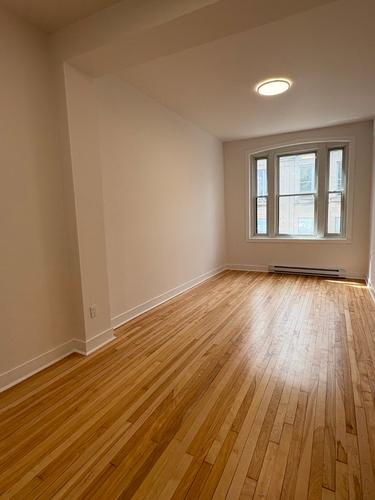 4 bedrooms apartment for rent in Montreal - Ville-Marie — photo 9