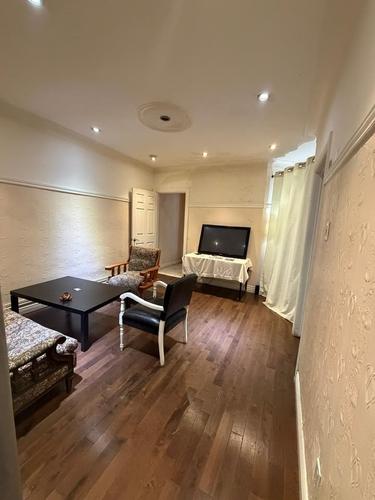 Appartement de 5 chambres à louer à Montreal - Villeray–Saint-Michel–Parc-Extension — photo 3