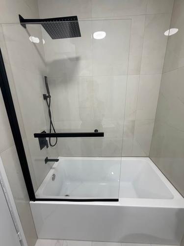 4 bedrooms apartment for rent in Montreal - Le Plateau-Mont-Royal — photo 2