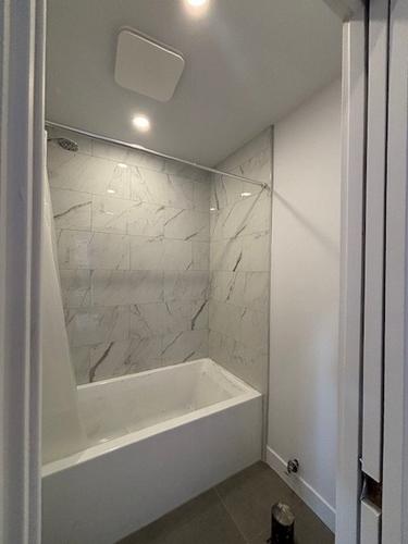 4 bedrooms apartment for rent in Montreal - Le Plateau-Mont-Royal — photo 10