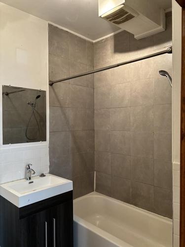 2 bedrooms apartment for rent in Sherbrooke — photo 3