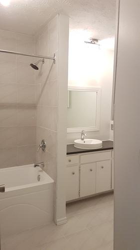 2 bedrooms apartment for rent in Sherbrooke — photo 10