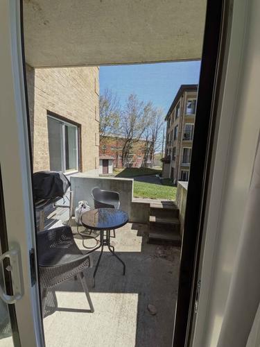 2 bedrooms apartment for rent in Sherbrooke — photo 8