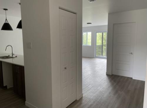 2 bedrooms apartment for rent in Sherbrooke — photo 2