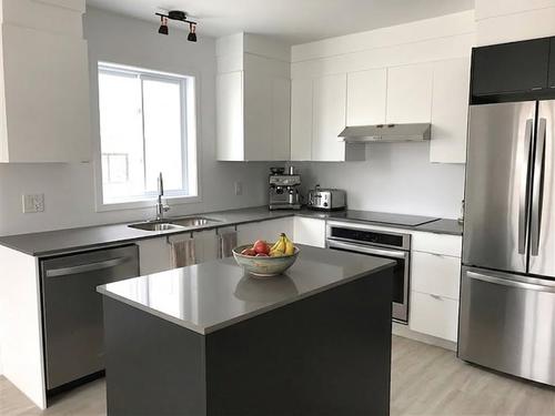 2 bedrooms apartment for rent in Sherbrooke — photo 2