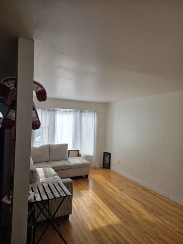 4 bedrooms apartment for rent in Laval — photo 2
