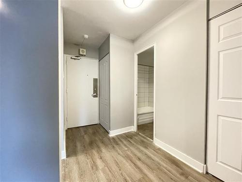 1 bedroom apartment for rent in Montreal - Ville-Marie — photo 15