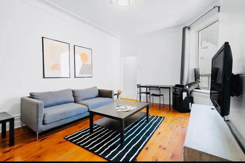 5 bedrooms apartment for rent in Montréal — photo 12