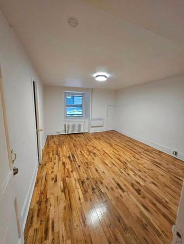 4 bedrooms apartment for rent in Montreal - Ville-Marie — photo 2