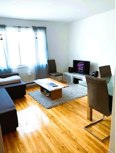 2 bedrooms apartment for rent in Montreal - Villeray–Saint-Michel–Parc-Extension — photo 2