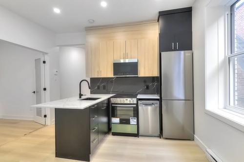 2 bedrooms apartment for rent in Montreal - Ville-Marie — photo 2