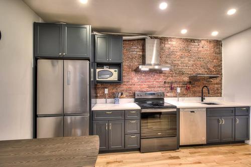 4 bedrooms apartment for rent in Montreal - Le Plateau-Mont-Royal — photo 2