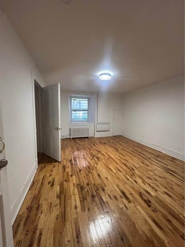 4 bedrooms apartment for rent in Montreal - Ville-Marie — photo 2
