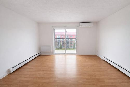 2 bedrooms apartment for rent in Sherbrooke — photo 11