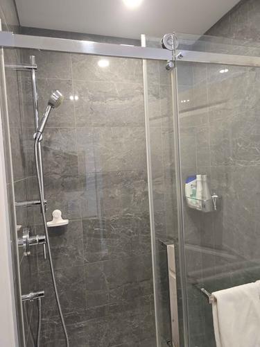 2 bedrooms apartment for rent in Laval — photo 8