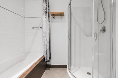 2 bedrooms apartment for rent in Laval — photo 6