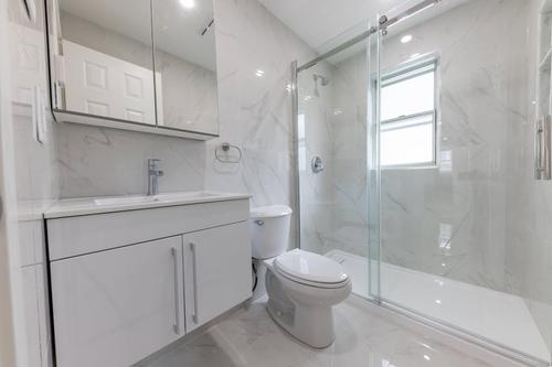 4 bedrooms apartment for rent in Montreal - Le Plateau-Mont-Royal — photo 18