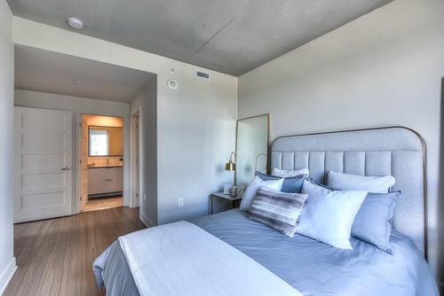 2 bedrooms apartment for rent in Laval — photo 7